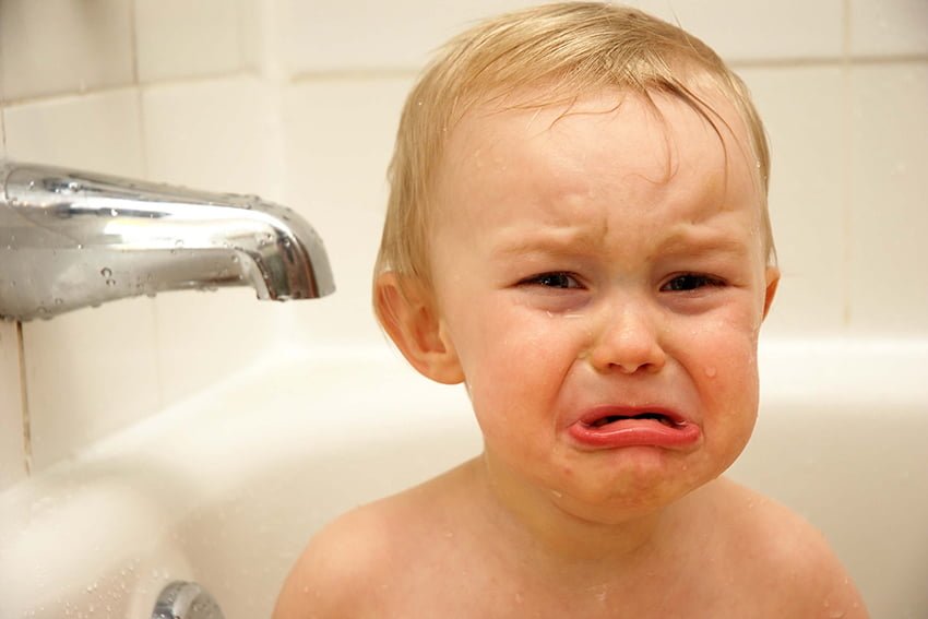 Bebeklerde Banyo Korkusu Yenme Yöntemleri